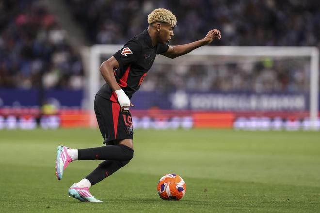 LPL首位“单挑第”选手诞生！9场Solo只赢2场，DK官宣新教练加盟