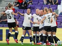 为什么棒球比赛中的比分牌上除了得分还有安打数和失误数